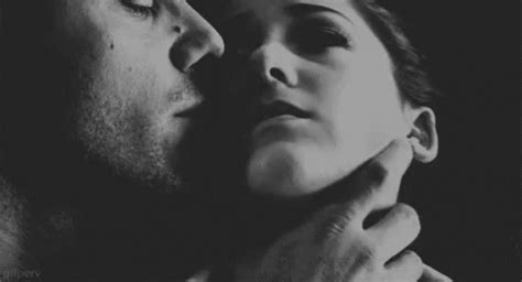 kiss passionate gif|The Intricate World Of Passionate Kiss GIFs: A Comprehensive。